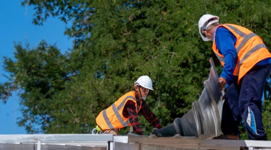 Professional gutter cleaning in Pilot Mound, IA